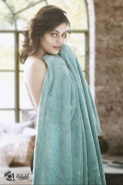 Sneha-Ullal